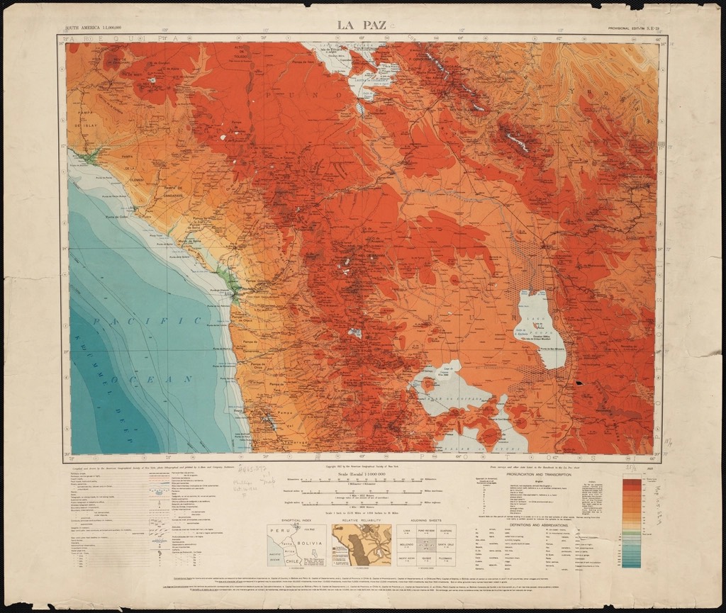 1945 年南美拉巴斯一带的老地图，暖色分层设色与蓝色太平洋