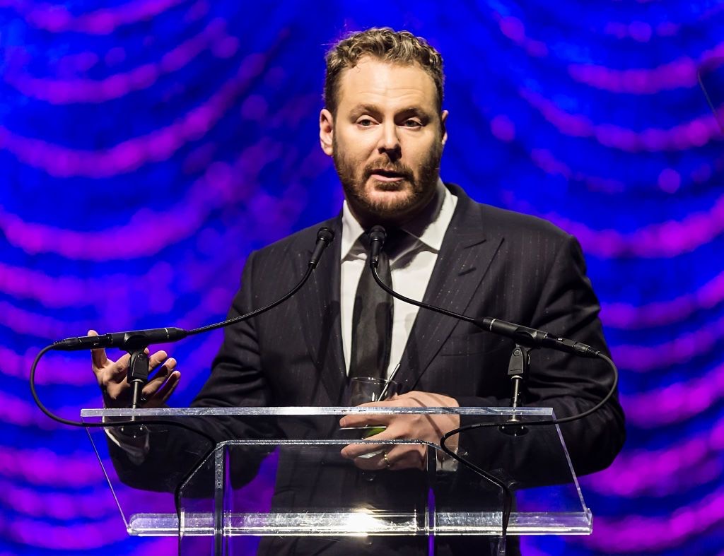 Sean Parker 在活动讲台上发言